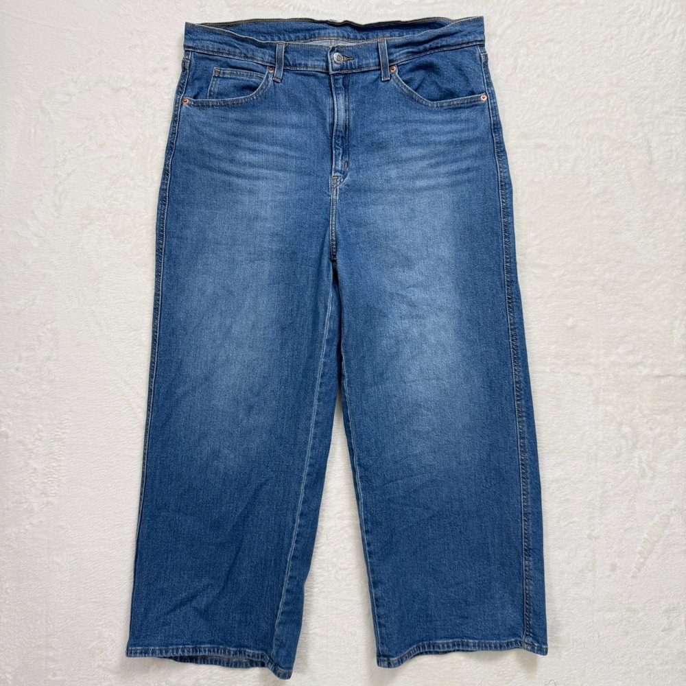 Levi's Women's Wide Leg Flare Jeans in Medium Blue Wash